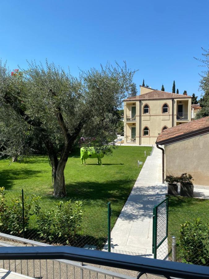 Baia Dei Pini Hotel Torri Del Benaco