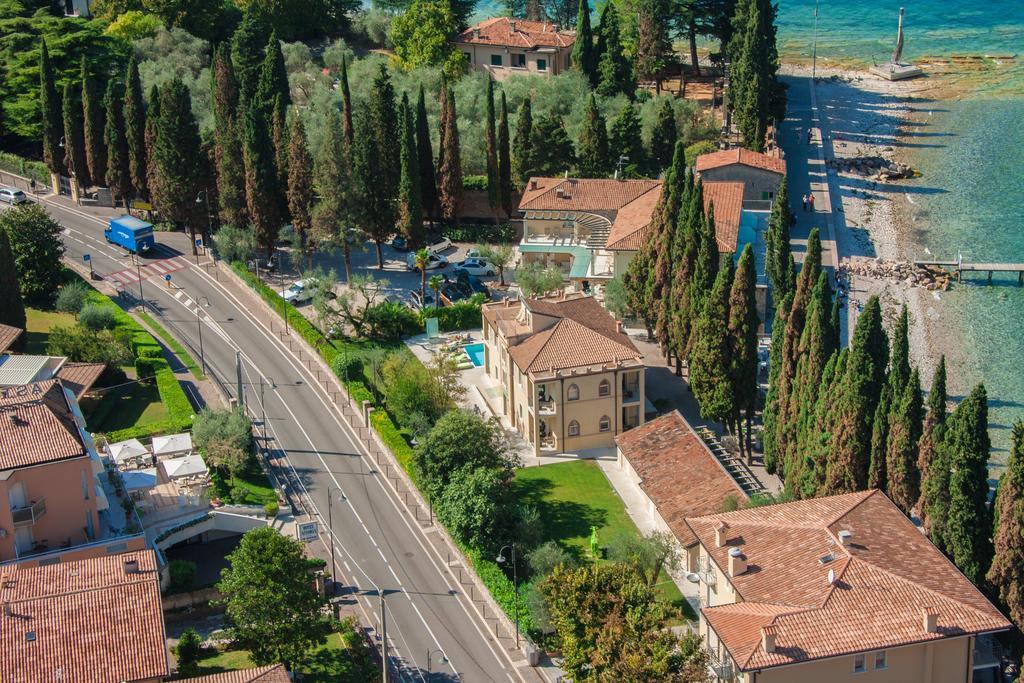 Baia Dei Pini Hotel Torri Del Benaco
